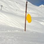 Main géante en mousse snowpark