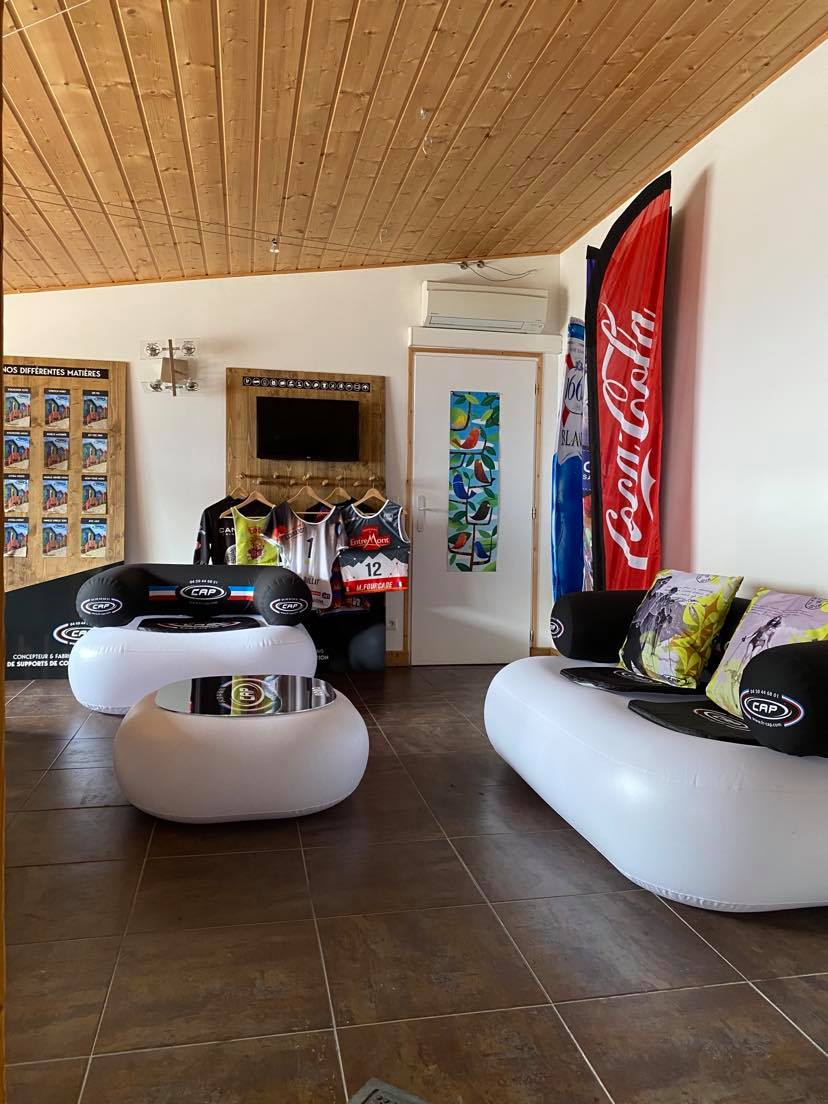 Table basse gonflable statique